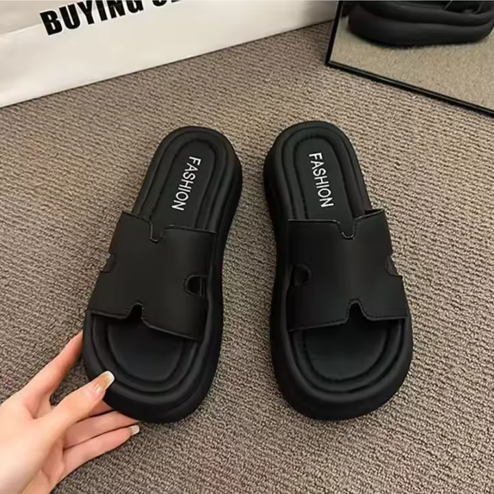 Zapatillas mujer verano 2025 nueva cabeza redonda suela gruesa que aumenta las sandalias de playa moda de una palabra desgaste sandalias mujeres - 1