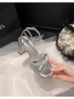 Sandalias plateadas de tacón abierto con lazo de strass para mujer - details 1