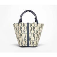 CH Bandolera de viaje diario de gran capacidad Diseño de estampado de letras de moda Bolso de hombro con temperamento para mujer Mochila de lujo de alta gama premium versátil - details 7