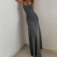 El vestido largo con tirantes de estilo informal minimalista de moda es súper en forma de A con una figura curvilínea y elegante The S-w - details 3
