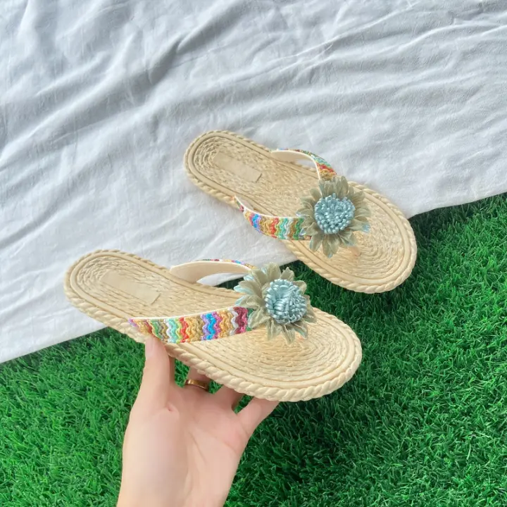 Sandalias de alto valor para mujer para verano, diseño moderno, flores tejidas, estilo festivo, chanclas, chanclas - 1