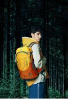 Mochila de senderismo para hombres y mujeres, bolsa de viaje ligera para acampar, con funda para la lluvia, 30 litros - details 0