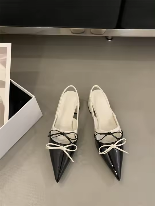 Tacones altos de moda puntiagudos de nicho nuevo arco dulce bolsa de tacón grueso sandalias de cabeza zapatos de mujer - 1