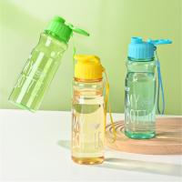 Botella de agua deportiva de gran capacidad, botella de agua portátil multicolor transparente, vaso de plástico para viaje al aire libre, 650ML - details 1