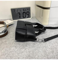 Bolso francés, bolso de mujer, nuevo bolso de cesta de verduras tejido de alta gama, bolso de mensajero de un solo hombro, tendencia. - details 39