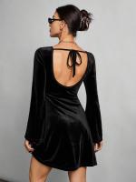 Vestido de estilo intelectual simple para mujeres con tirantes abiertos y faldas cortas negras - details 6