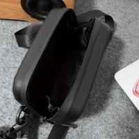 Bolso Cruzado de Nylon Duradero Diseño Elegante en Negro con Correa Ajustable - details 4