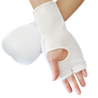 Guantes interiores acolchados para boxeo, protector de muñeca de compresión blanco, guantes de boxeo para hombres, mujeres y jóvenes - details 4