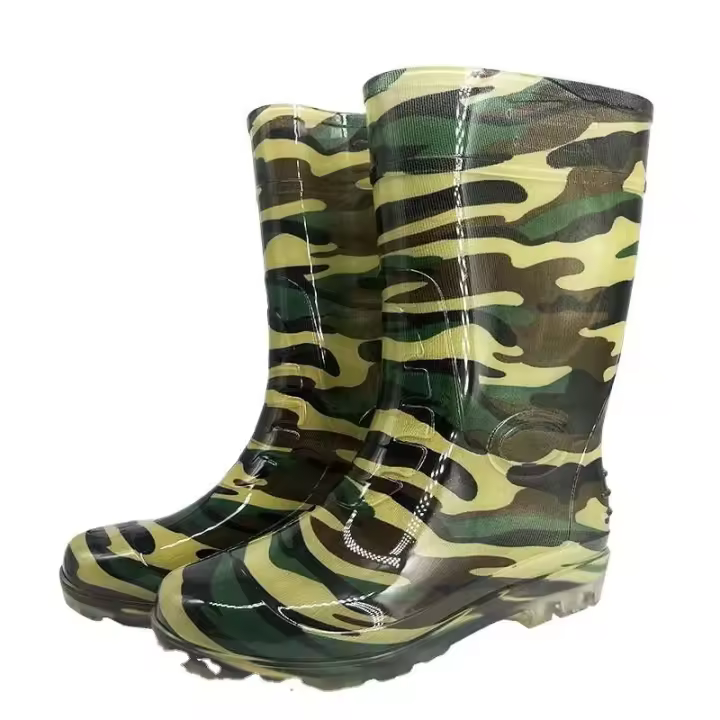 Botas de lluvia de plástico de camuflaje para hombre, zapatos de PVC impermeables hasta las rodillas para exteriores, precio bajo, alta calidad, novedad de 2025 - 1