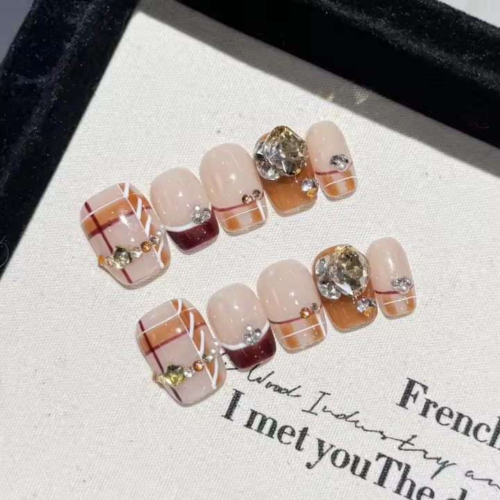 10 piezas de uñas postizas de plisado marrón hechas a mano cortas cuadradas con diamantes brillantes estilo francés para otoño diseño de uñas press on - 1