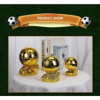 Trofeo de Bola Dorada Modelo de Atleta de Fútbol Electroplateado Copa de Fútbol de Resina para Coleccionistas Regalo de Recuerdo Único - details 2