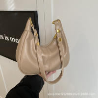 Nueva bolsa de axila popular y versátil de cuero con textura de cera de aceite, bolso de hombro de moda. - details 10