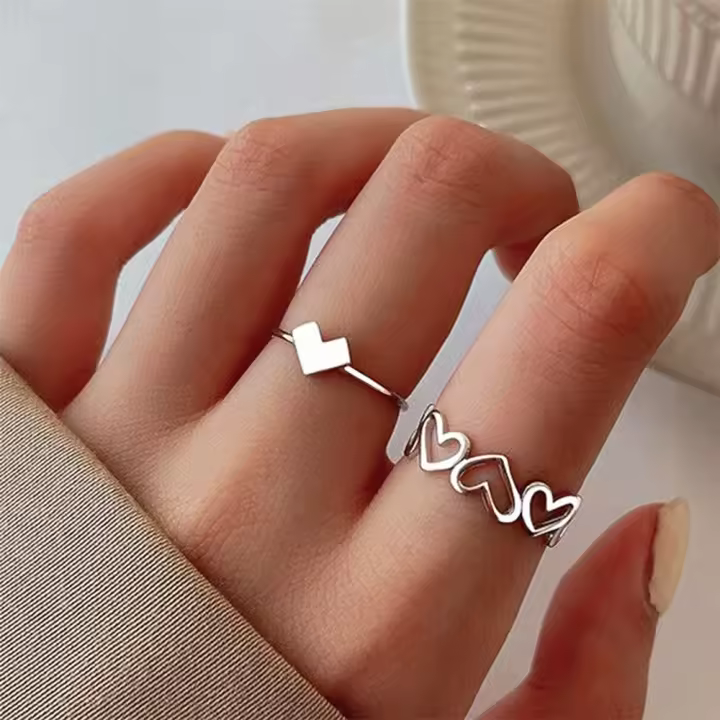Conjunto de anillos abiertos con forma de corazón ahuecado de Color plateado, diseño bonito, joyería de amor a la moda para mujeres y niñas, regalos ajustables para fiesta de cumpleaños - 1