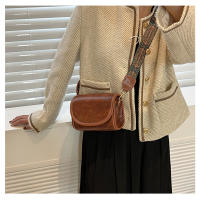 Bolsos cruzados de moda para mujeres, bolso de hombro con tapa de alta capacidad - details 12