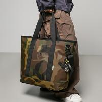 Bolso de mano SPUNK Camo Nylon - Gran capacidad, impermeable y duradero con correa ajustable |   Bolso bandolera y bandolera informal para exteriores con detalle reflectante y llavero gratis - details 3