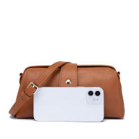 Europea y americana retro de cuero de la PU boca bolsa dorada doctor bolsa clip bolsa casual mini bolsa de mensajero - details 17