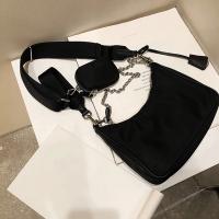 Bolso de hombro informal de nailon impermeable para mujer, moderno y fresco, decoración de cadena negra, cartera pequeña cruzada para axila - details 25