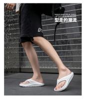 Chanclas zapatos de hombre de suela gruesa pisando mierda sintiendo pellizco en la playa zapatillas marea - details 3