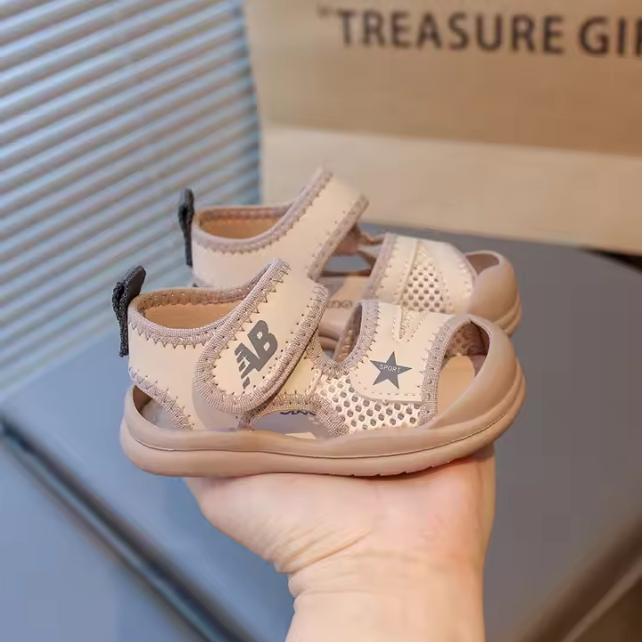 Niños sandalias de bebé niño zapatos 2025 nuevos niños de suela suave anti-kick casual zapatos de playa niñas bebé sandalias - 1