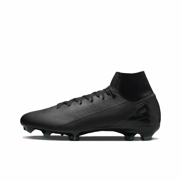 Los zapatos de fútbol de caña alta proporcionan absorción de impactos. - 1