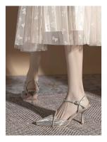 Tacones altos delgados con diamantes de imitación puntiagudos, zapatos de boda, zapatos de fiesta exquisitos y brillantes para mujer - details 3