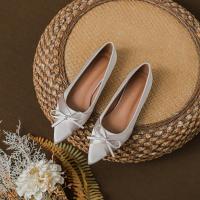 Viento suave zapatos de boda nupcial satén plano puntiagudo solo zapatos de las mujeres 2025 nuevo temperamento arco tacones pequeños - details 2