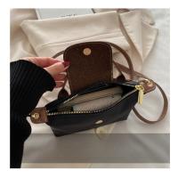 Bolso Cuadrado Pequeño De Moda Para Mujer, Nuevo Bolso De Bola De Masa Hervida Portátil Bolso De Mensajero Premium - details 5