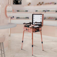 Maletín de maquillaje grande, maletín de peluquería con 4 ruedas universales, espejo transparente grande y pata de apoyo - details 12
