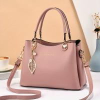 Elegante bolso de mano con correa de hombro desmontable, herrajes en tono dorado y elegante dije de hoja - Elegante bolso blanco para uso diario, bolso informal y elegante |   Bolso de mano con encanto elegante |   Bolsa - details 10