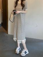 Vestido de punto a rayas de manga corta con borlas francesas para mujer en verano, falda larga fina, de alta gama, elegante y hermosa - details 2
