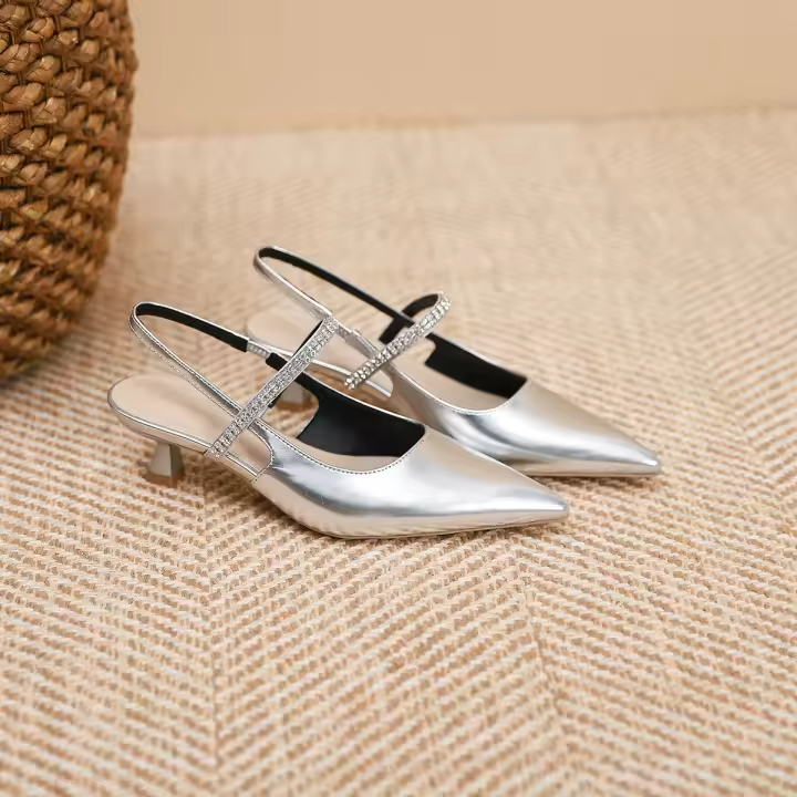 Zapatos clásicos y versátiles de una sola pieza con tacón de aguja negro estilo francés - 1