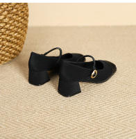 Zapatos sencillos estilo francés de tacón medio y punta cuadrada Merceditas - details 26
