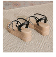 Sandalias de cuña de verano 2025 nuevas sandalias francesas de suela gruesa para uso exterior, zapatos de mujer de una sola tira con falda. - details 5