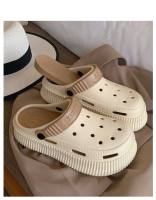 Los estudiantes usan la versión coreana de moda y creativa de los zapatos con agujeros, zapatillas geniales de cabeza de bolsa de paso de mierda de suela gruesa suave de EVA de verano para mujer - details 42