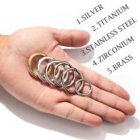 Llaveros de aleación de titanio Real para hombre, colgante de hebilla, llavero de coche superligero, regalo creativo masculino, venta al por mayor - details 1