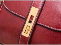 Bolso Cruzado de Cuero Genuino Premium Diseño Clásico, Cierre con Snap, Correa Ajustable, Tono Dorado, Perfecto para Uso Diario, Viajes, Trabajo - details 8