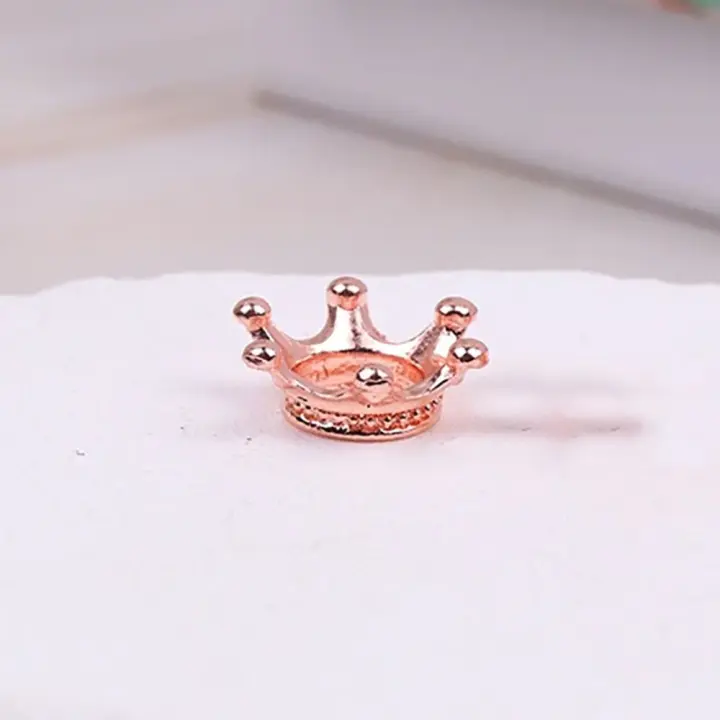 Modelo de juguete, Mini corona de Metal, adornos de decoración, casa de muñecas, corona de Metal en miniatura, aleación de bronce dorado - 1