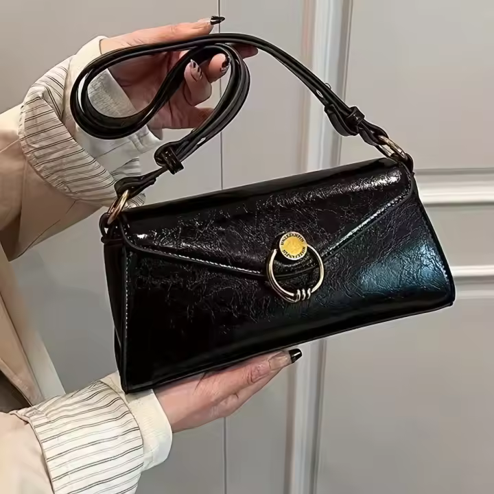 Bolso bandolera retro de moda para mujer con detalles de anillos de metal y cierre magnético - Opciones en negro y marrón, forro de poliéster, Guangzhou elaborado para ocasiones informales y formales, lindo bolso bandolera, bolso elegante - 1