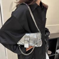 Bolso gótico de mujer retro con correa de cuero con cremallera, casual - details 16