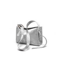 Bolso de Cuero Genuino para Mujer Gran Capacidad, Correa Ajustable, Cierre de Cremallera, Acabado Brillante Bolso Commuter Elegante - details 2