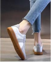 2023 nuevos zapatos blancos de mujer de fondo plano de cuero popular - details 6