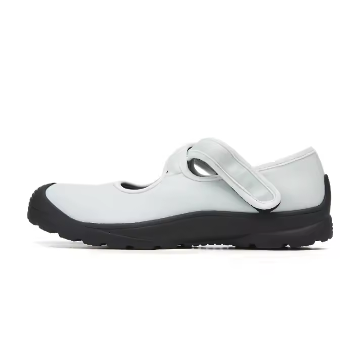 2025 Bosi verano nuevo casual versátil cabeza redonda cruz Velcro versión coreana nicho transpirable zapatos de tela para mujer - 1
