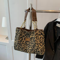 Bolso con estampado de leopardo para mujer, bandolera de hombro, bolsos de mano de gran capacidad de alta gama, moda - details 0