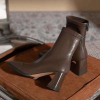 Invierno nuevas mujeres casuales de cuero forradas de lana con estilo de celebridad, tobillo fácil de combinar y botas cortas - details 5