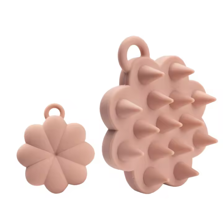 Nuevo Cepillo de Champú en Forma de Flor Portátil para Masajear y Limpiar el Cabello para Adultos - 1