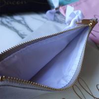 Bolsa de Maquillaje Personalizada Regalo de Despedida de Soltera Ideal para Viajes y Fiestas - details 3
