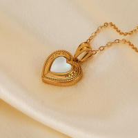 Colgante de corazón de concha blanca vintage francesa de acero inoxidable, cadena de clavícula de amor de temperamento, collar de mujer - details 3