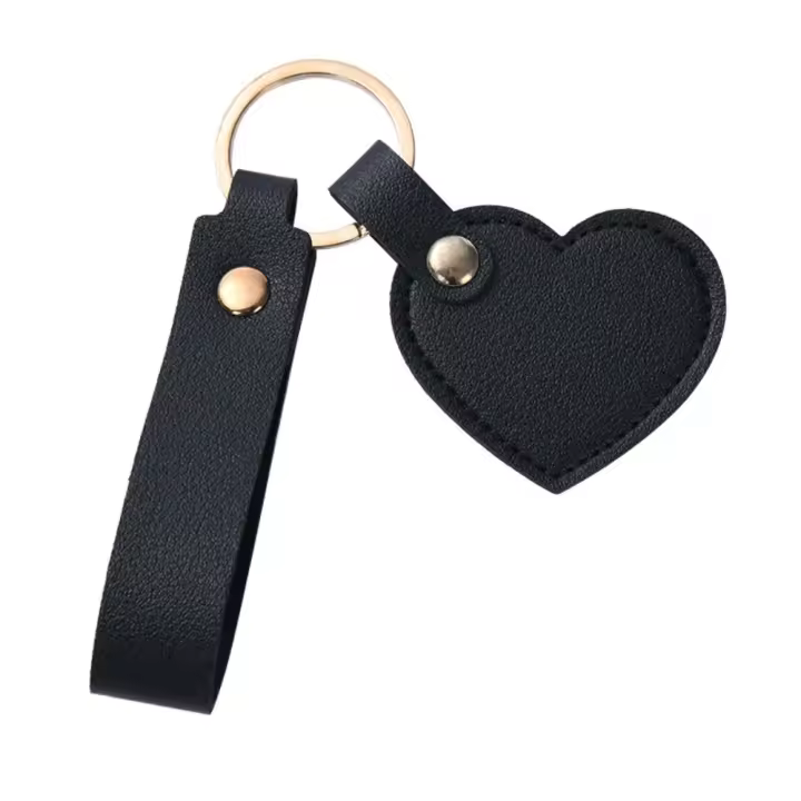 LLavero con forma de corazón de PU, llavero de coche, llavero de corazón de cuero de Color sólido, accesorio colgante, decoración para mochila, colgante colorido - 1