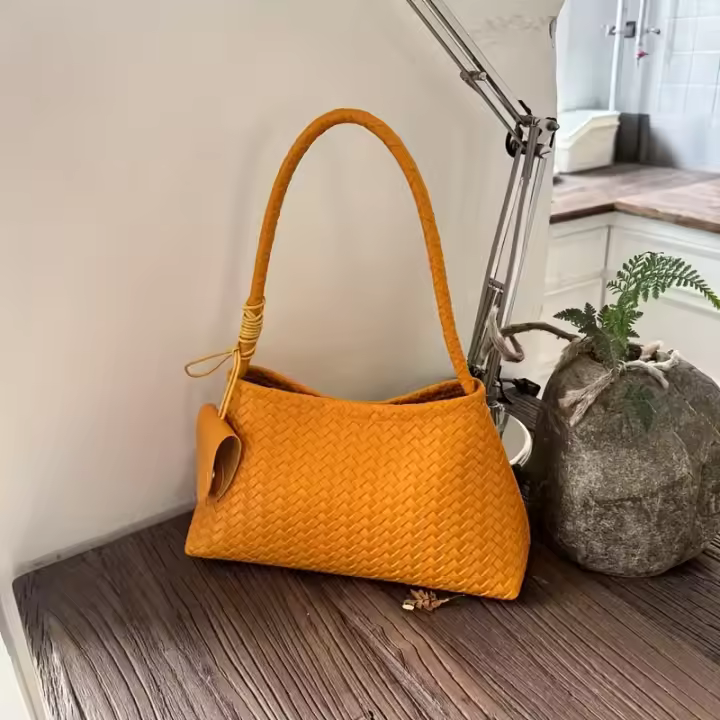 Elegante Bolso Cruzado Minimalista para Mujer Cerrado con Hebilla, Diseño Texturado, Duradero y Fácil de Limpiar Ideal para Trabajo, Uso Diario, Ocasiones Formales - 1