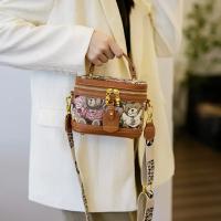 Bolso de Cubo para Mujer con Diseño de Oso Bolso de Mano Elegante con Correa Ajustable, Cierre de Cremallera, Herrajes de Tono Dorado Pink/Brown/Blue Bolso Casual - details 4